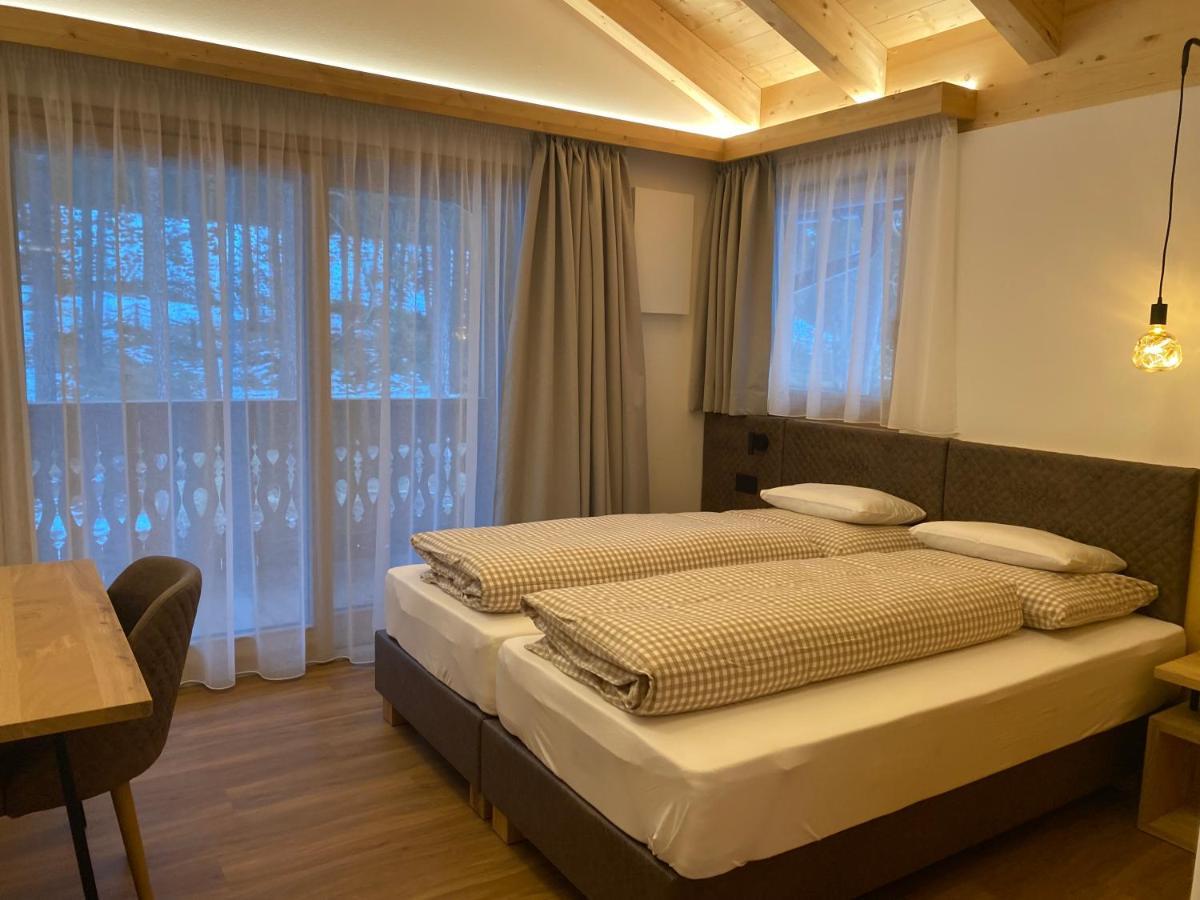 Les Ciases Chalets Dolomites San Vigilio Di Marebbe Bagian luar foto