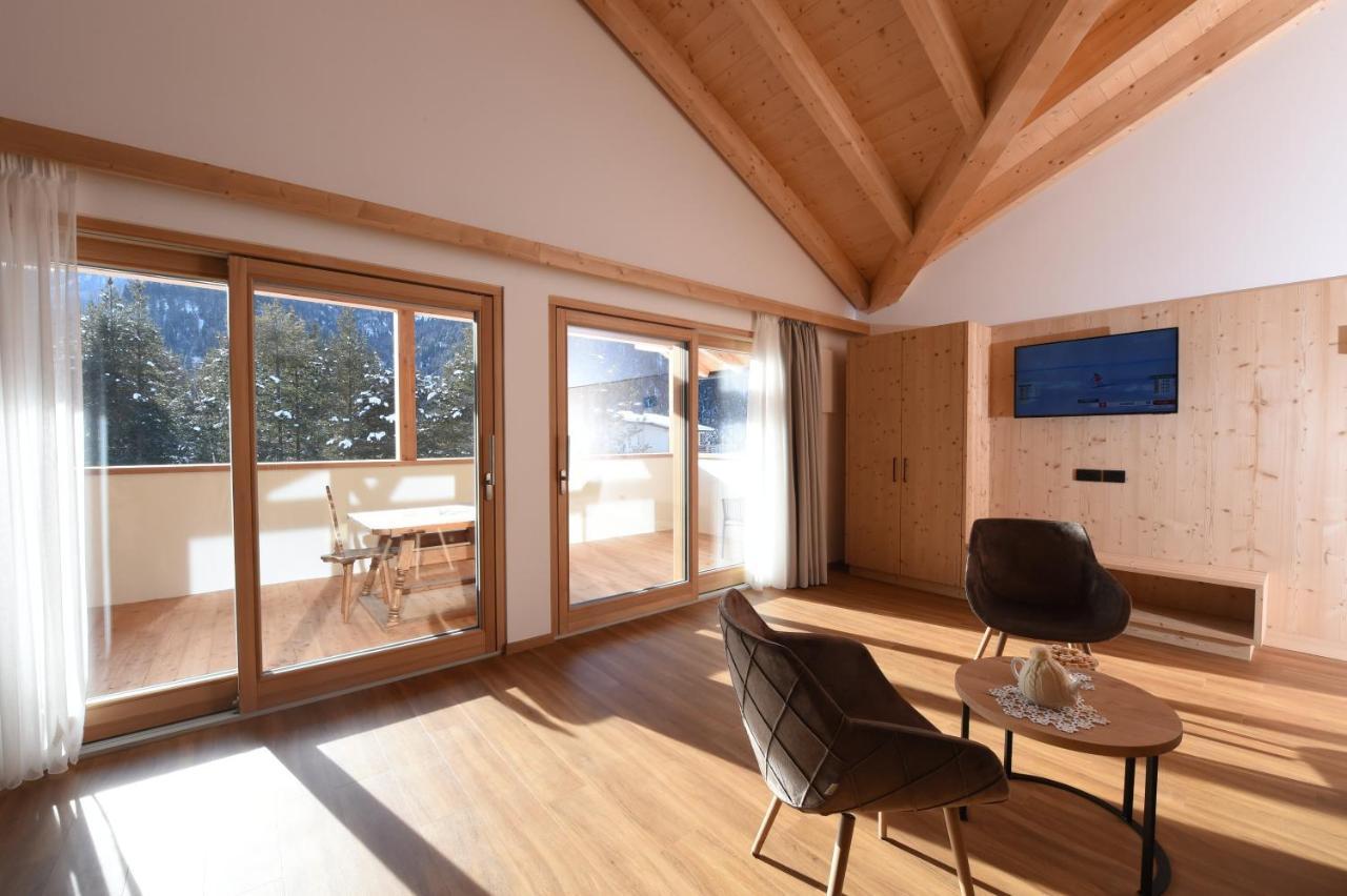 Les Ciases Chalets Dolomites San Vigilio Di Marebbe Bagian luar foto